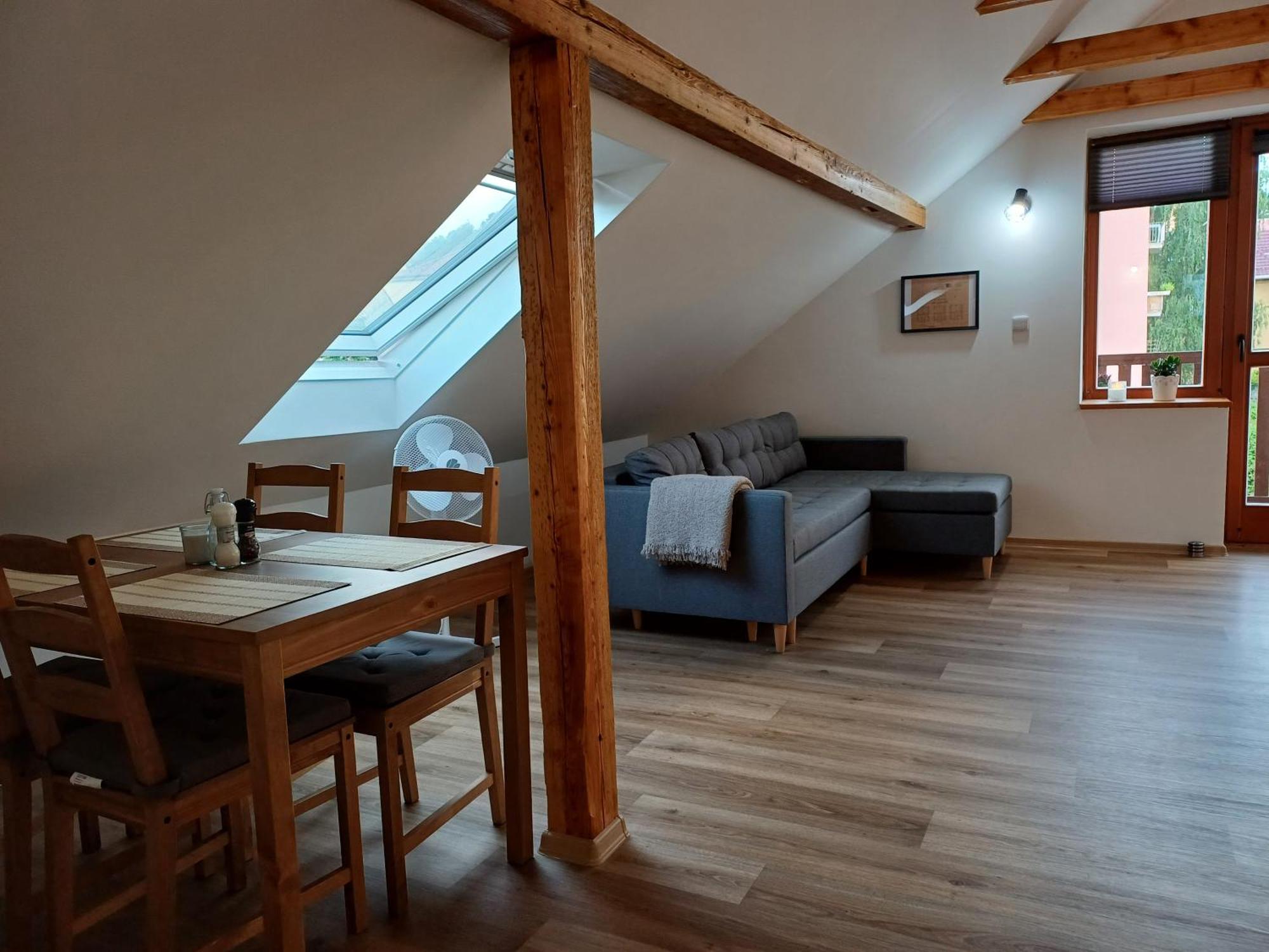 Loft Apartment KLV Exterior foto